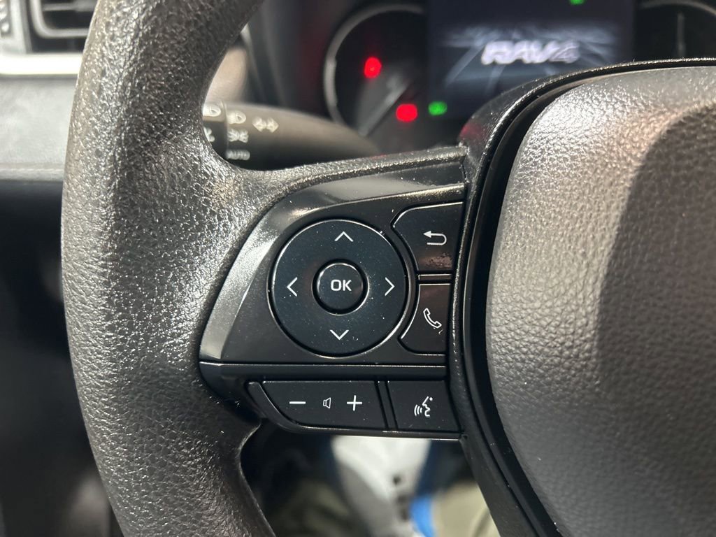 Used 2025 Toyota RAV4 XLE image 25