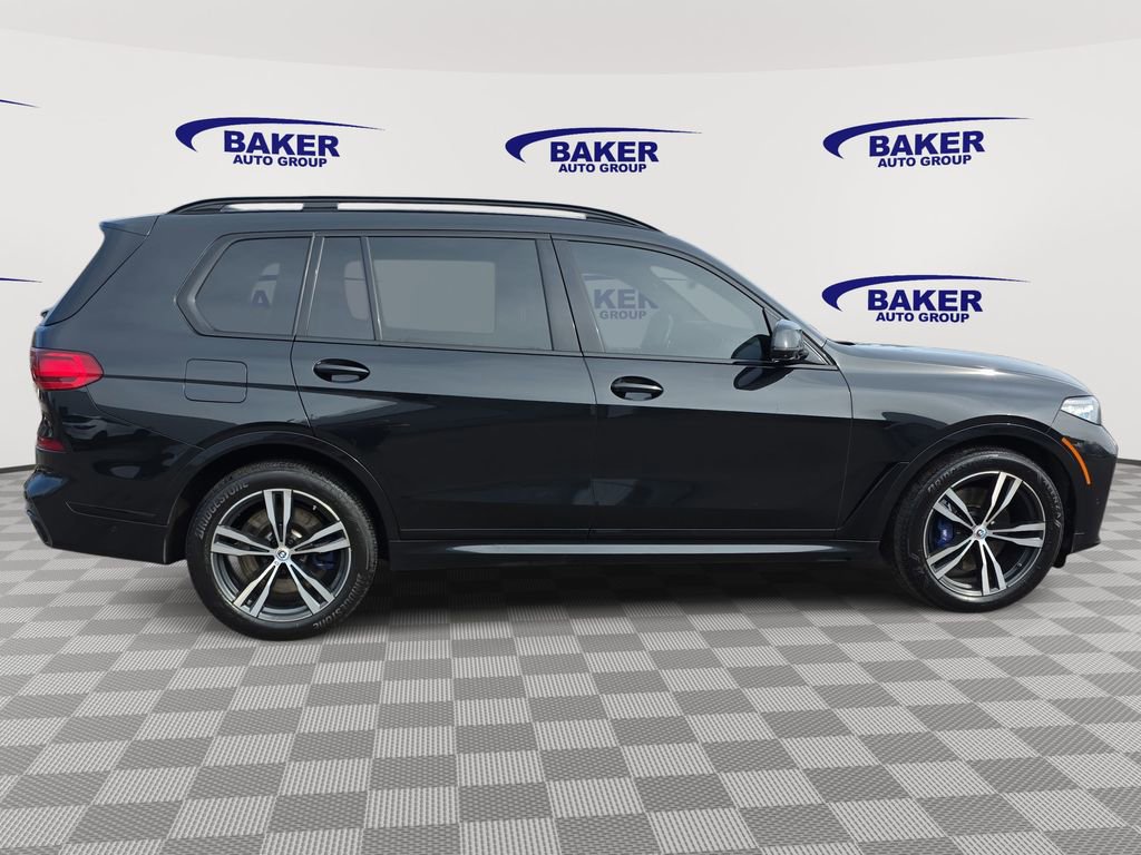 Used 2022 BMW X7 M50i w/ Dynamic Handling Package image 4