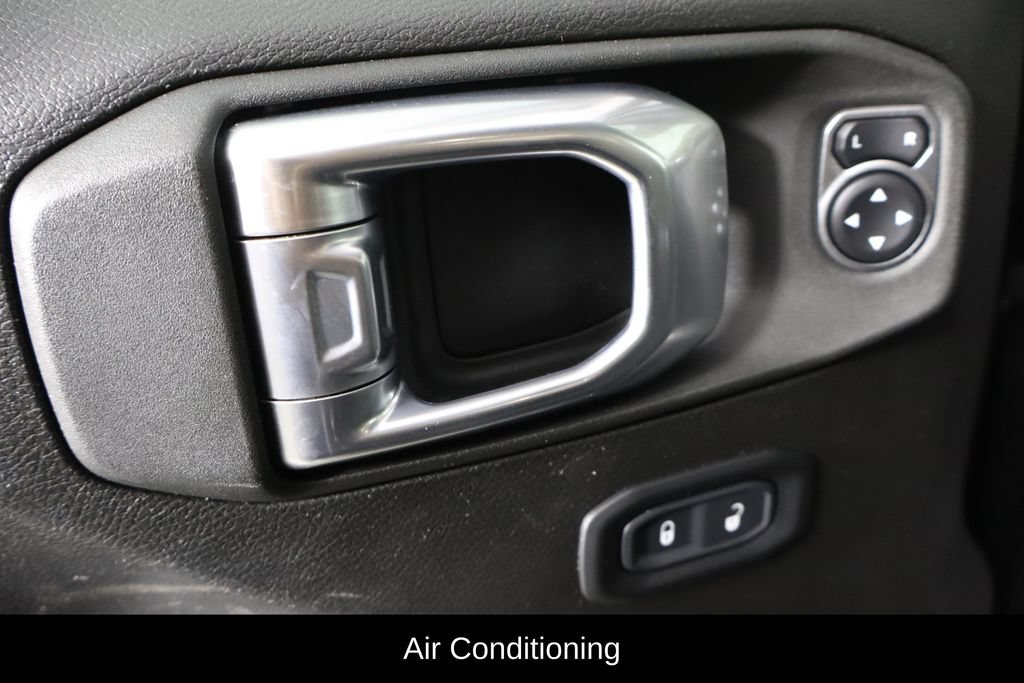 Used 2022 Jeep Wrangler Sport AWD/4WD image 13