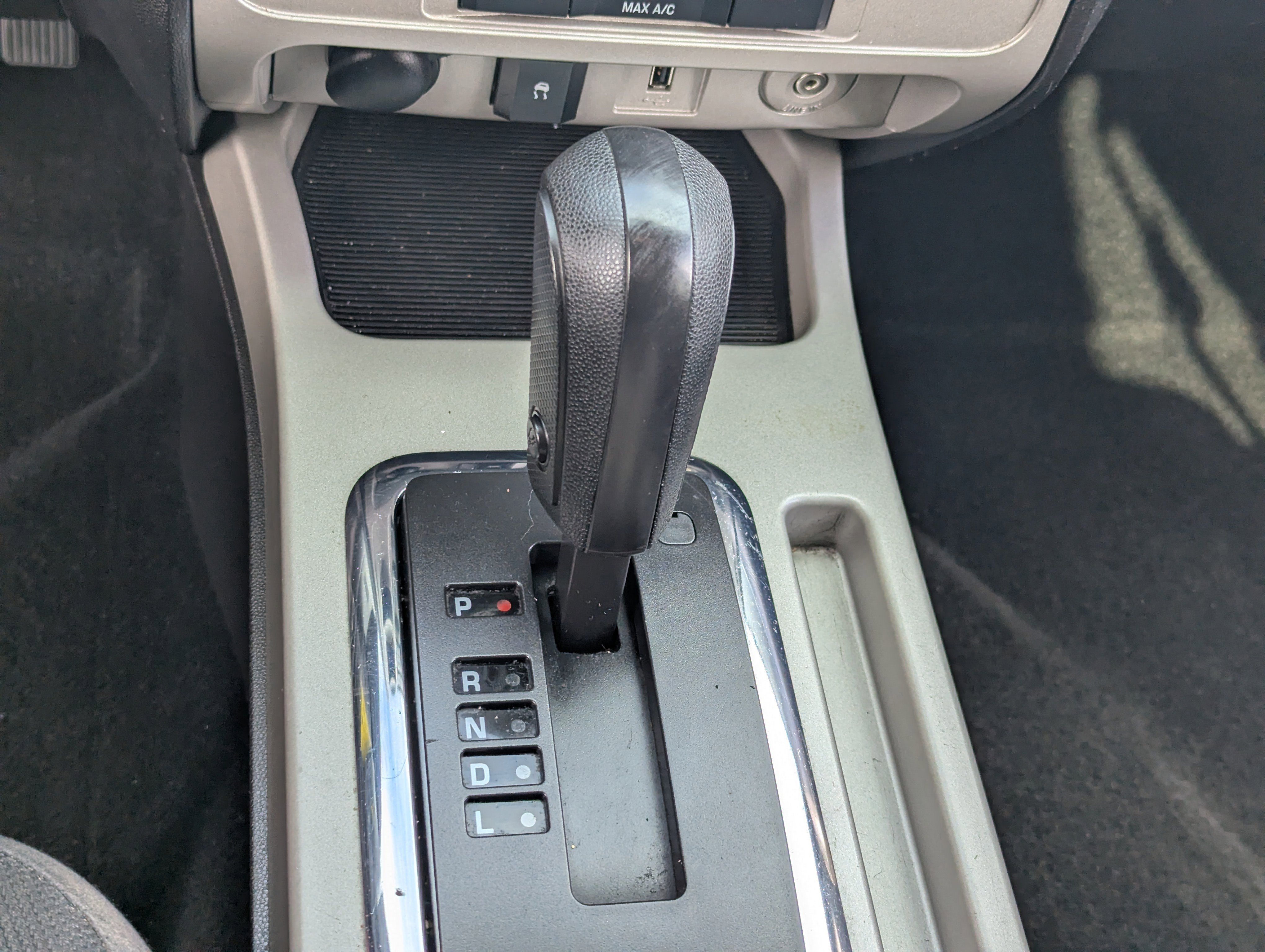 Used 2010 Ford Escape XLT image 24