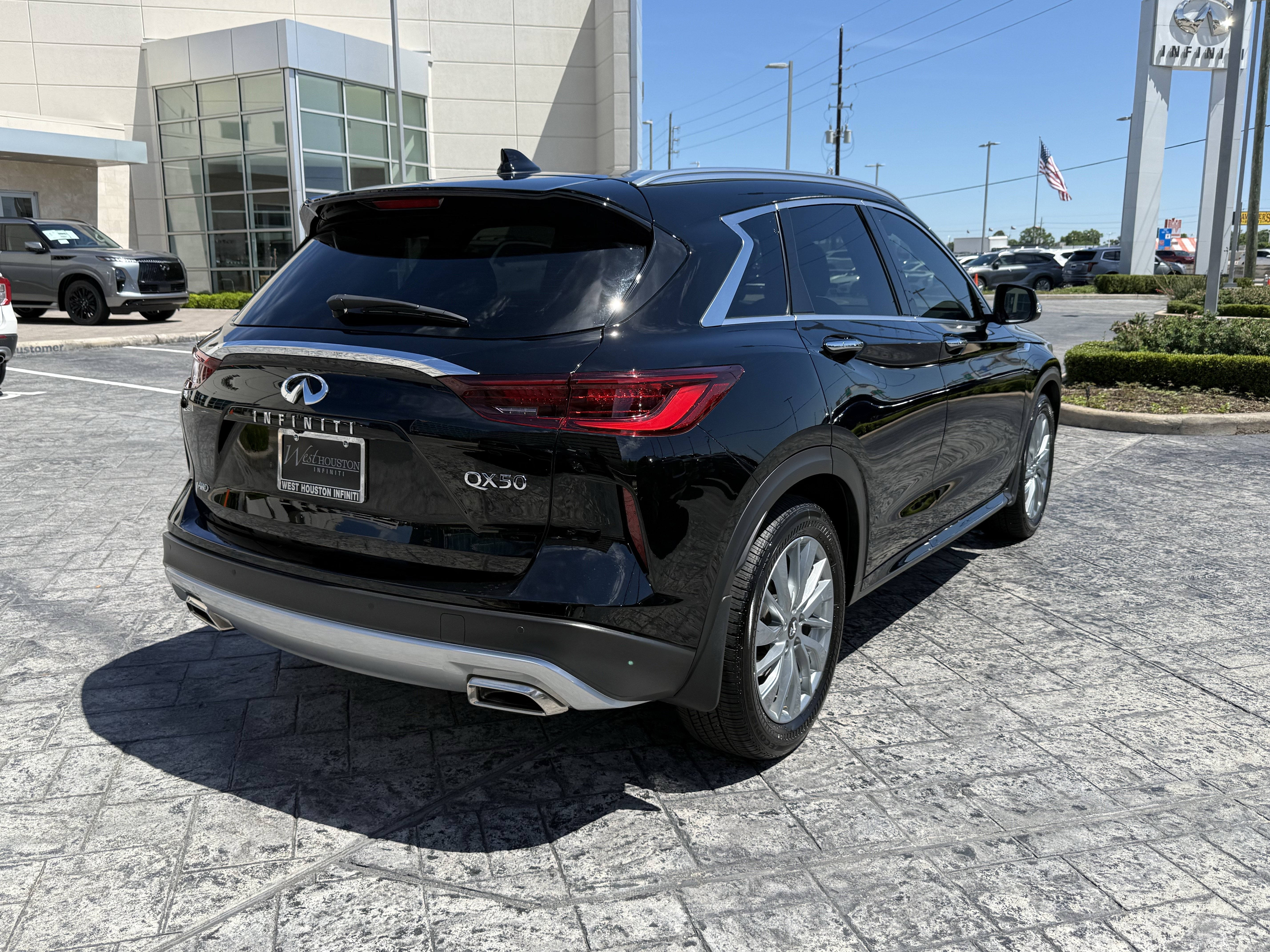 Certified 2025 INFINITI QX50 Luxe image 7