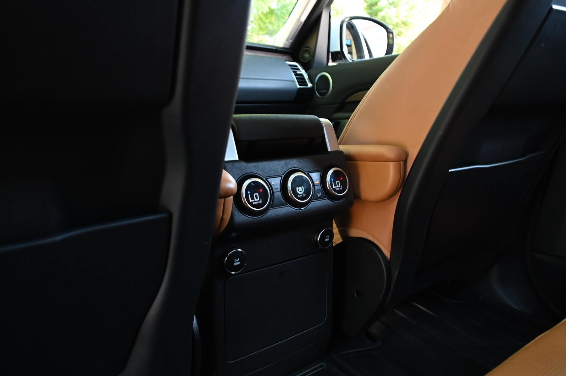 Used 2019 Land Rover Discovery HSE AWD/4WD image 21