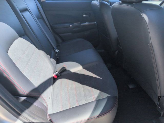 Used 2025 Mitsubishi Outlander Sport SE AWD/4WD image 29