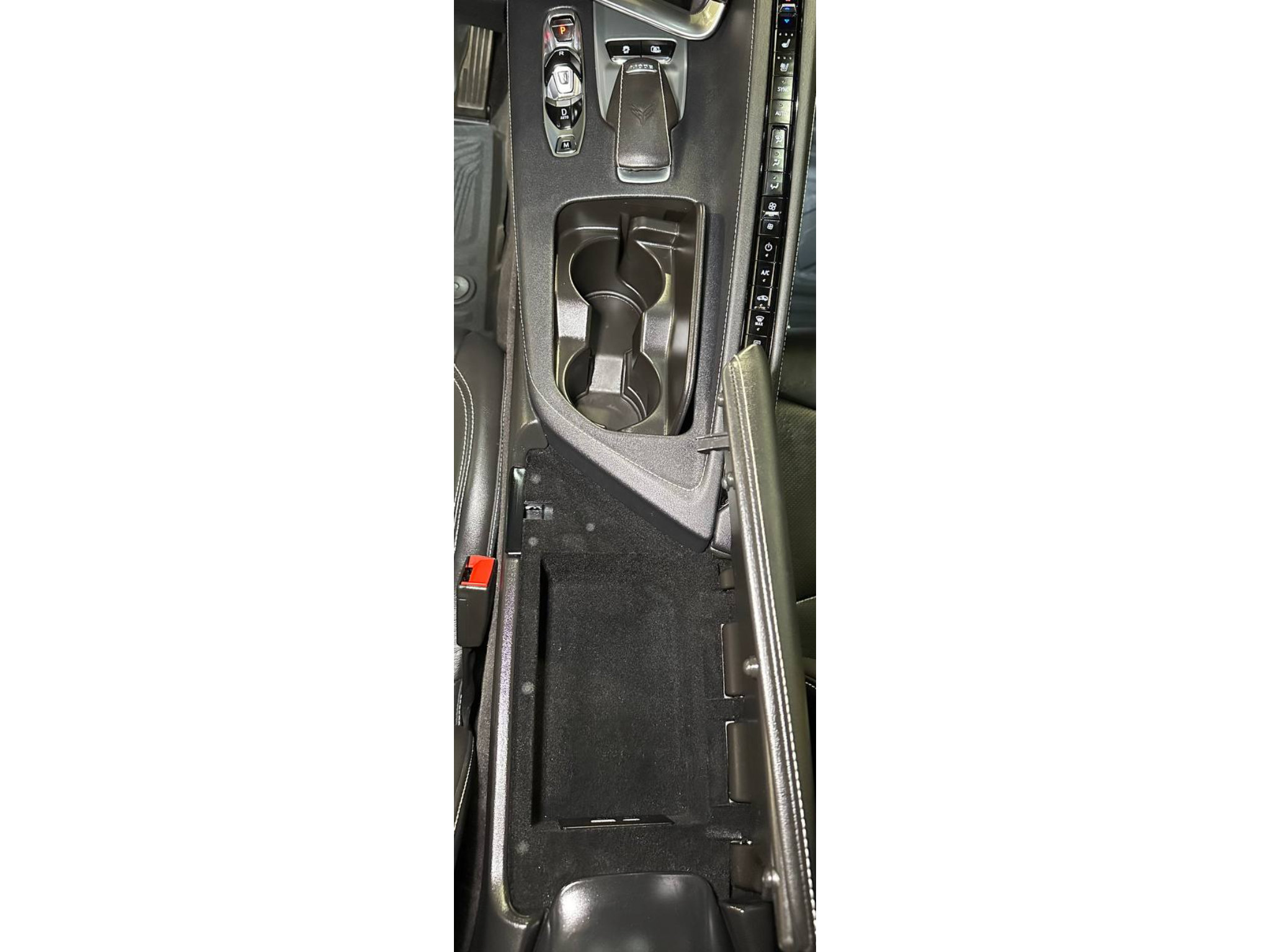 Used 2024 Chevrolet Corvette Stingray Preferred Cpe w/ Z51 Performance Package RWD image 31