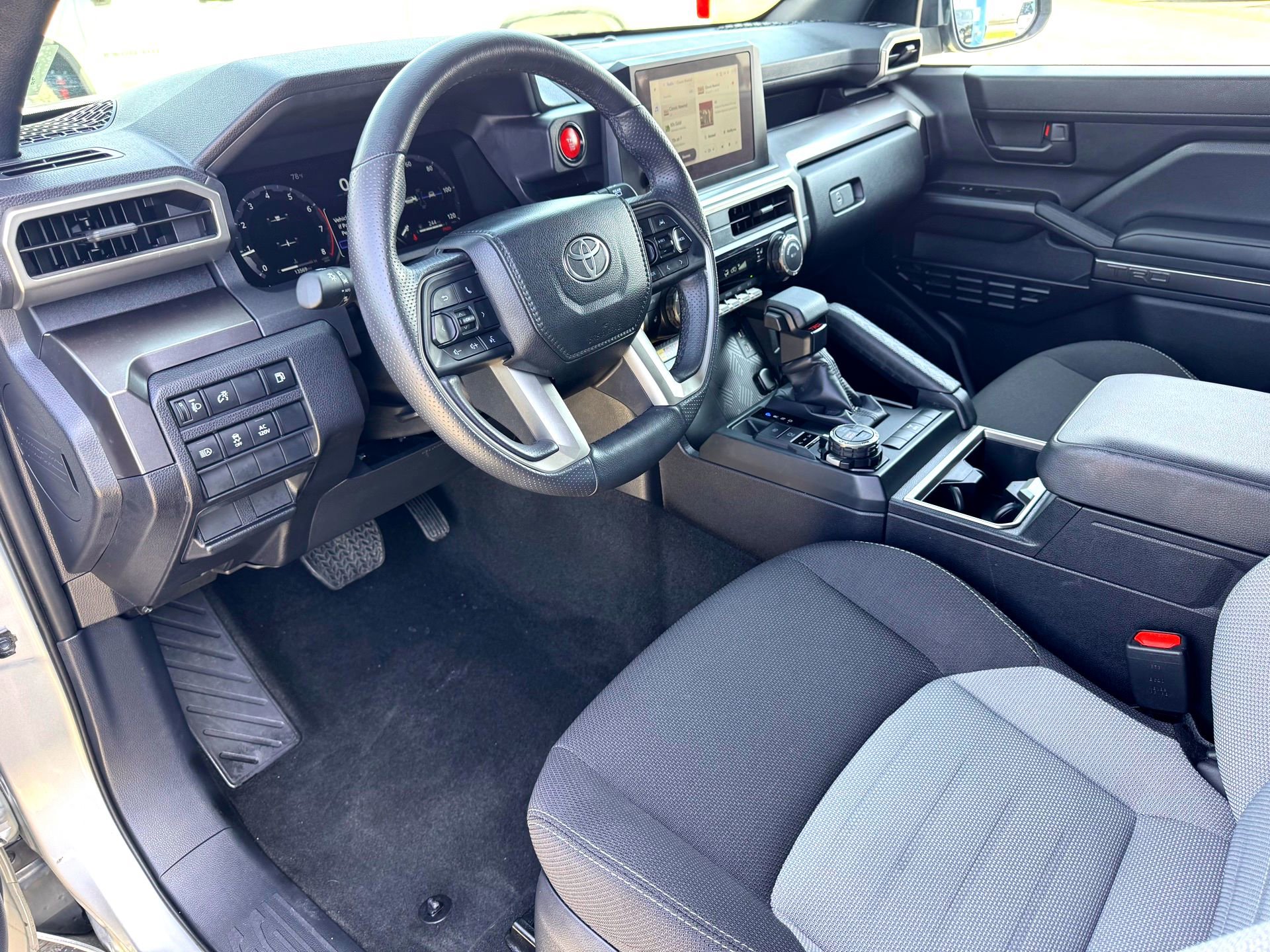 Used 2025 Toyota 4Runner TRD Off-Road image 13