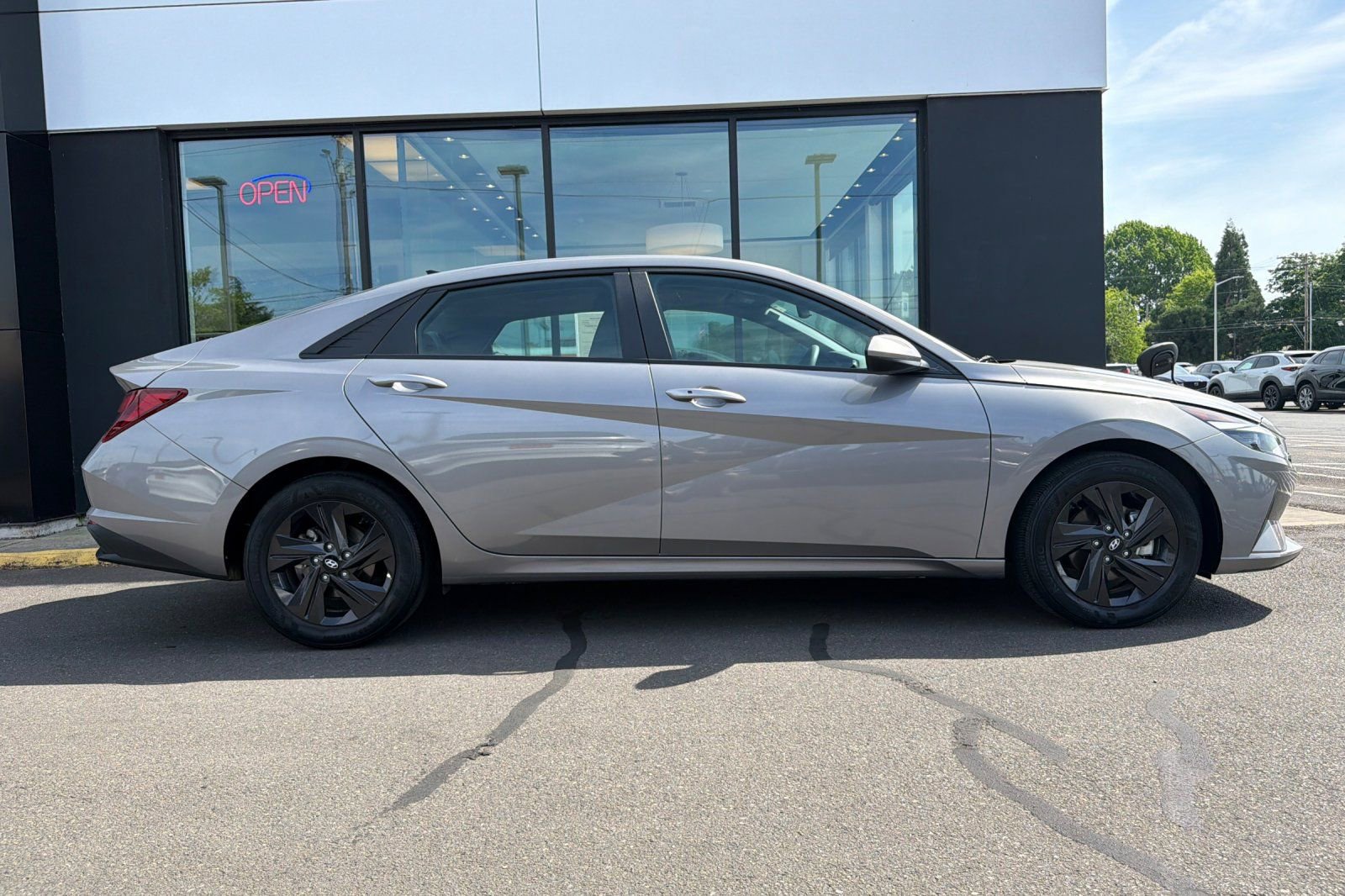 Used 2023 Hyundai Elantra SEL FWD image 3