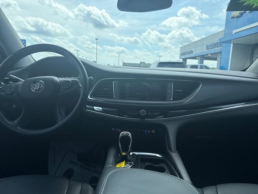 Used 2021 Buick Enclave Essence image 15