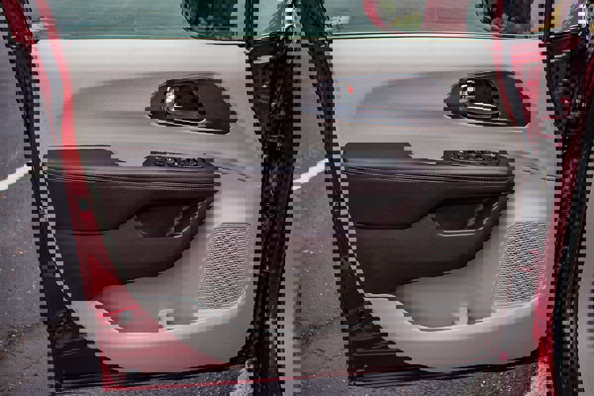 Used 2019 Chrysler Pacifica Touring-L image 13