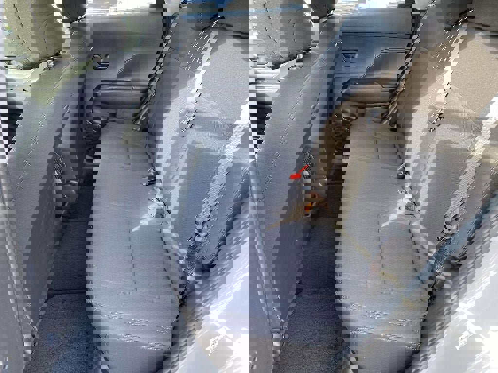 New 2026 Hyundai Kona SE image 8