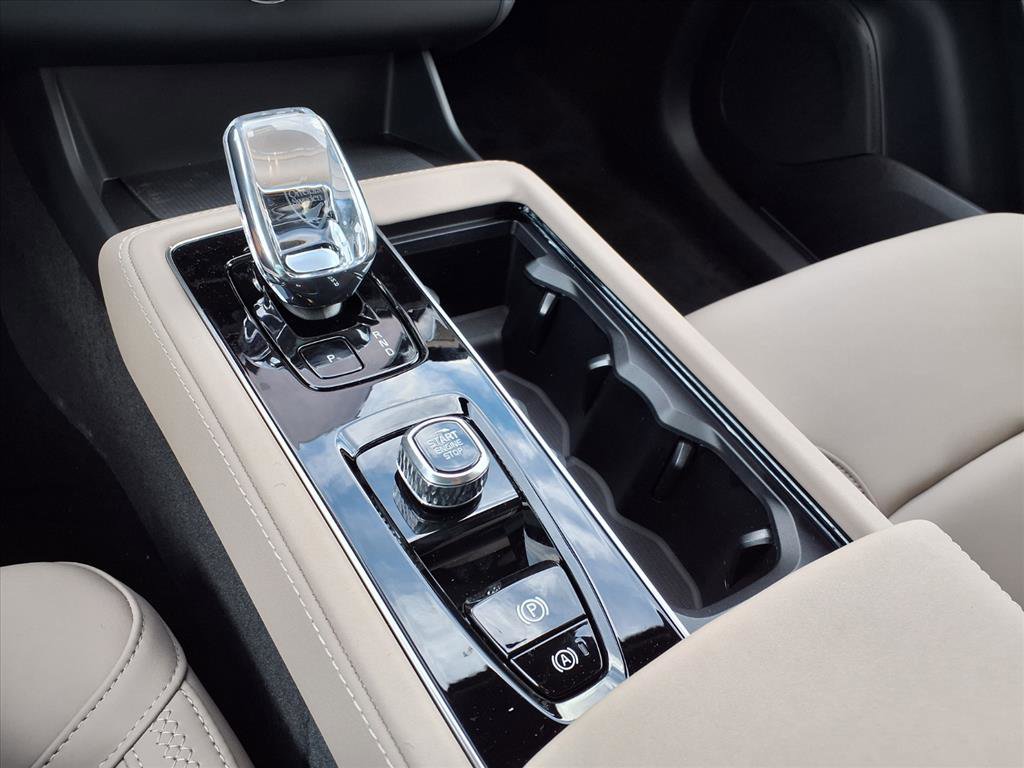 New 2026 Volvo XC90 B5 Core w/ Protection Package Premier image 14