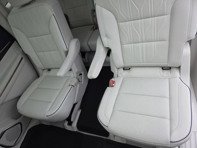 New 2026 Buick Enclave Avenir w/ Super Cruise Package AWD/4WD image 32