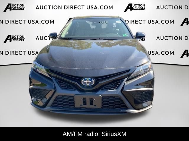 Used 2022 Toyota Camry SE FWD image 2