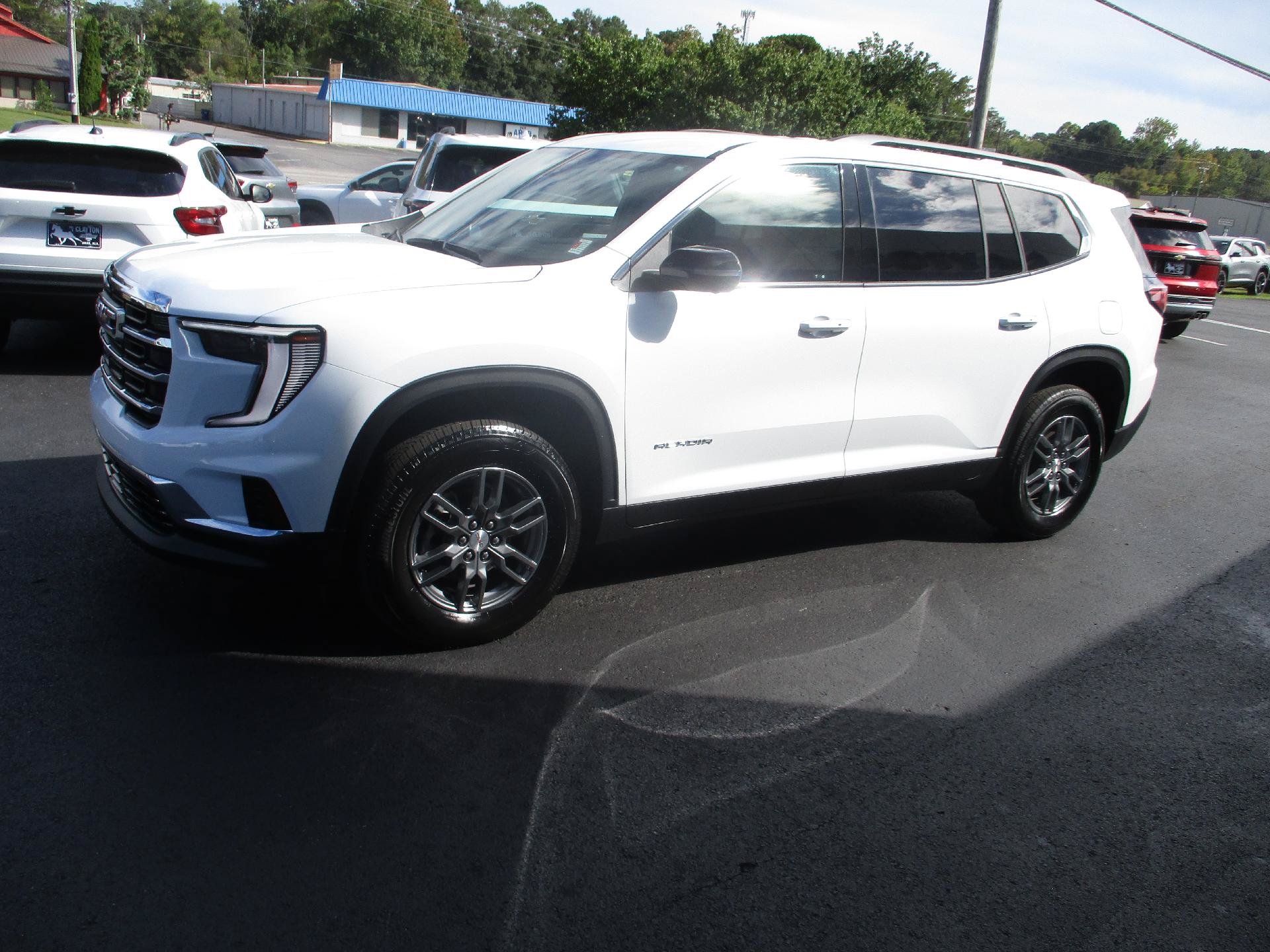Used 2025 GMC Acadia Elevation FWD image 31