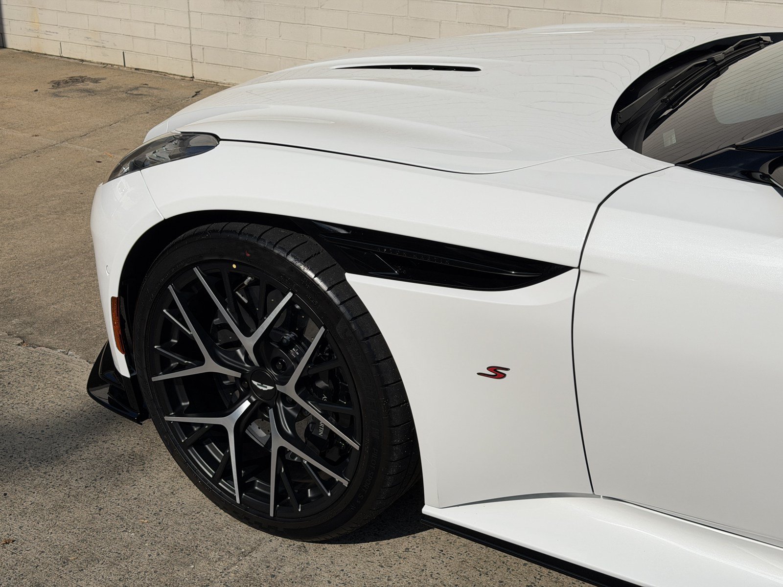 New 2026 Aston Martin DB12 Convertible RWD image 9