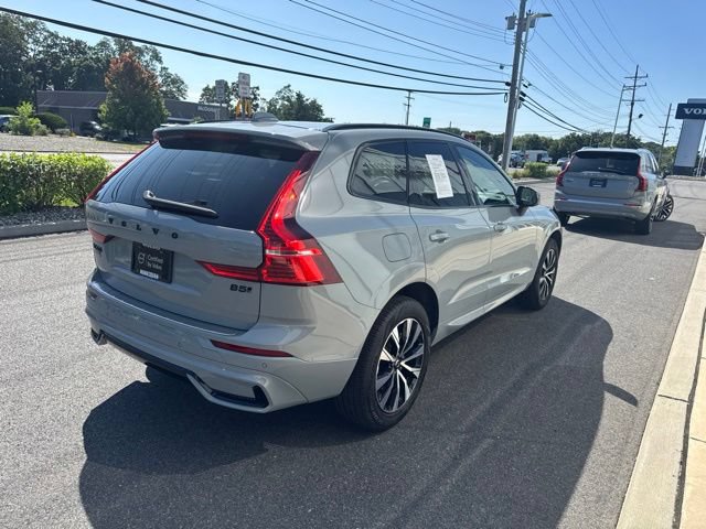Used 2024 Volvo XC60 B5 Core w/ Protection Package Premier AWD/4WD image 5