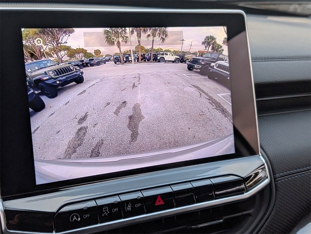 New 2026 Jeep Compass Latitude image 18