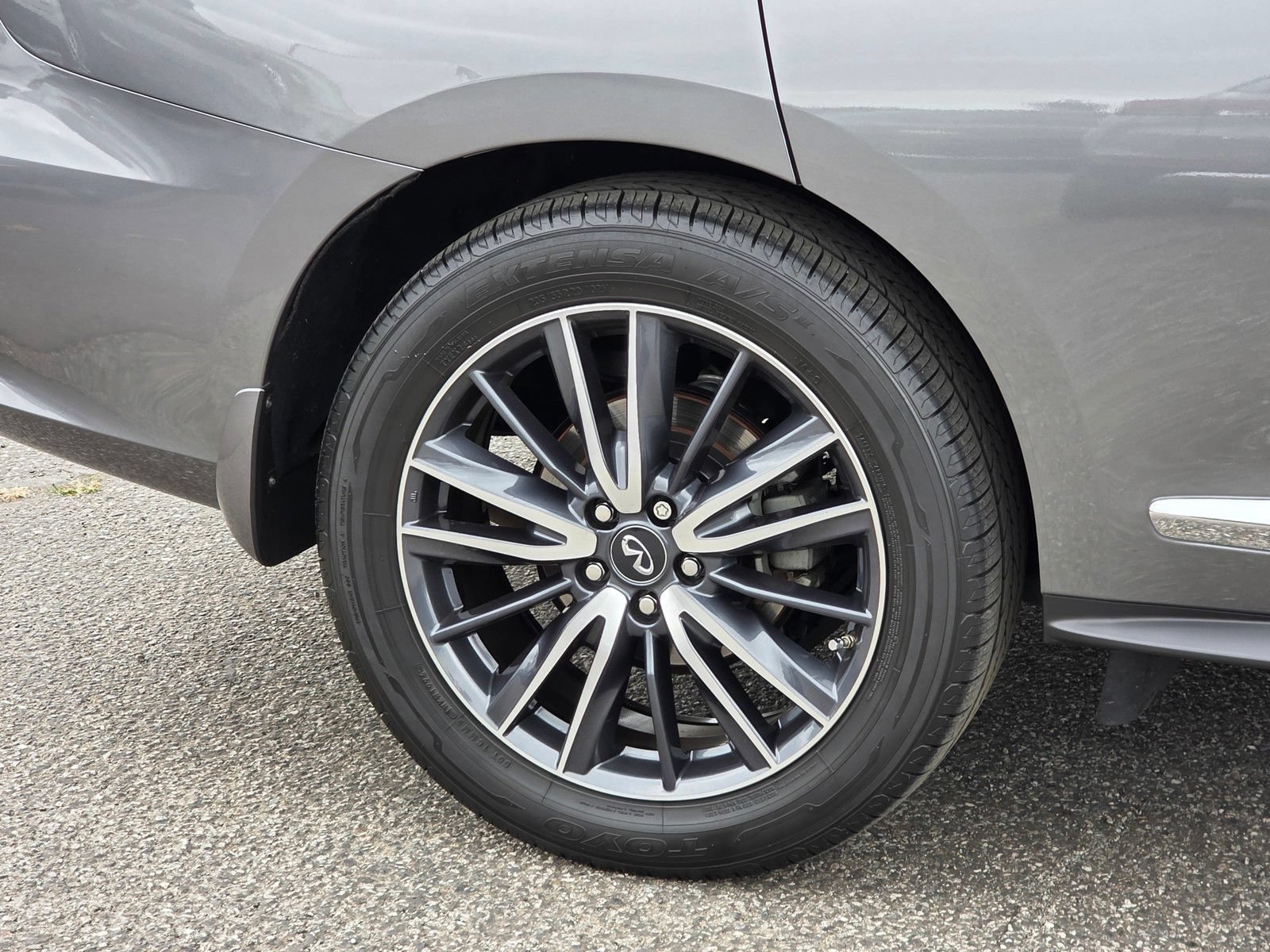 Used 2018 INFINITI QX60 FWD w/ Deluxe Technology Package image 9