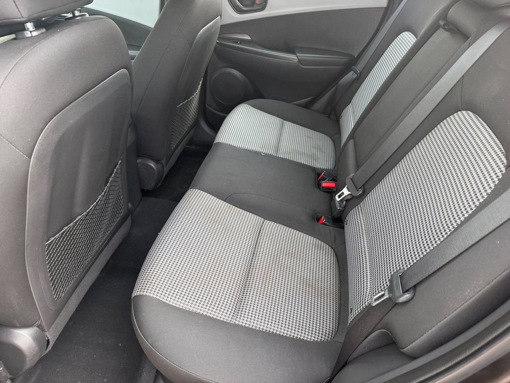 Used 2021 Hyundai Kona SE FWD image 13