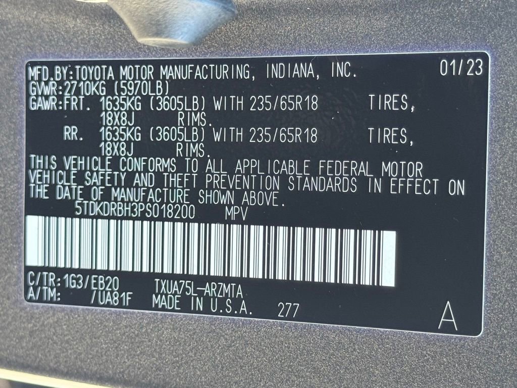 Used 2023 Toyota Highlander XLE AWD/4WD image 34