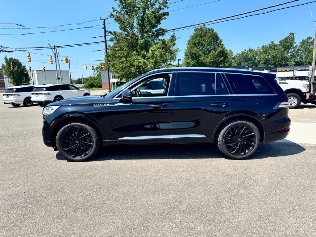 Used 2021 Lincoln Aviator Reserve w/ Equipment Group 210A AWD/4WD image 2