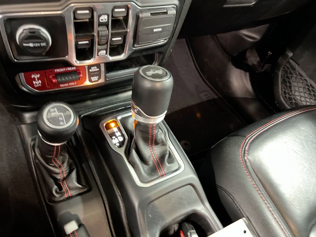 Used 2022 Jeep Wrangler Unlimited Rubicon w/ LED Lighting Group AWD/4WD image 13