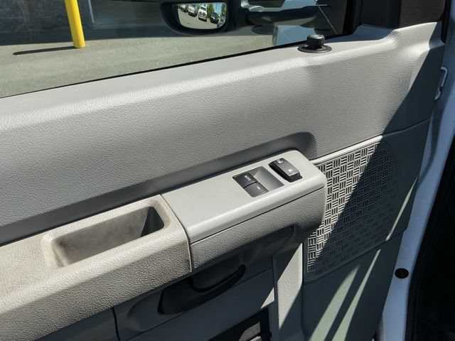 Used 2023 Ford E-450 and Econoline 450 Super Duty RWD image 11