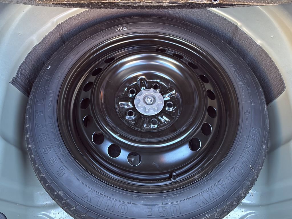 Used 2021 Toyota Camry LE FWD image 9