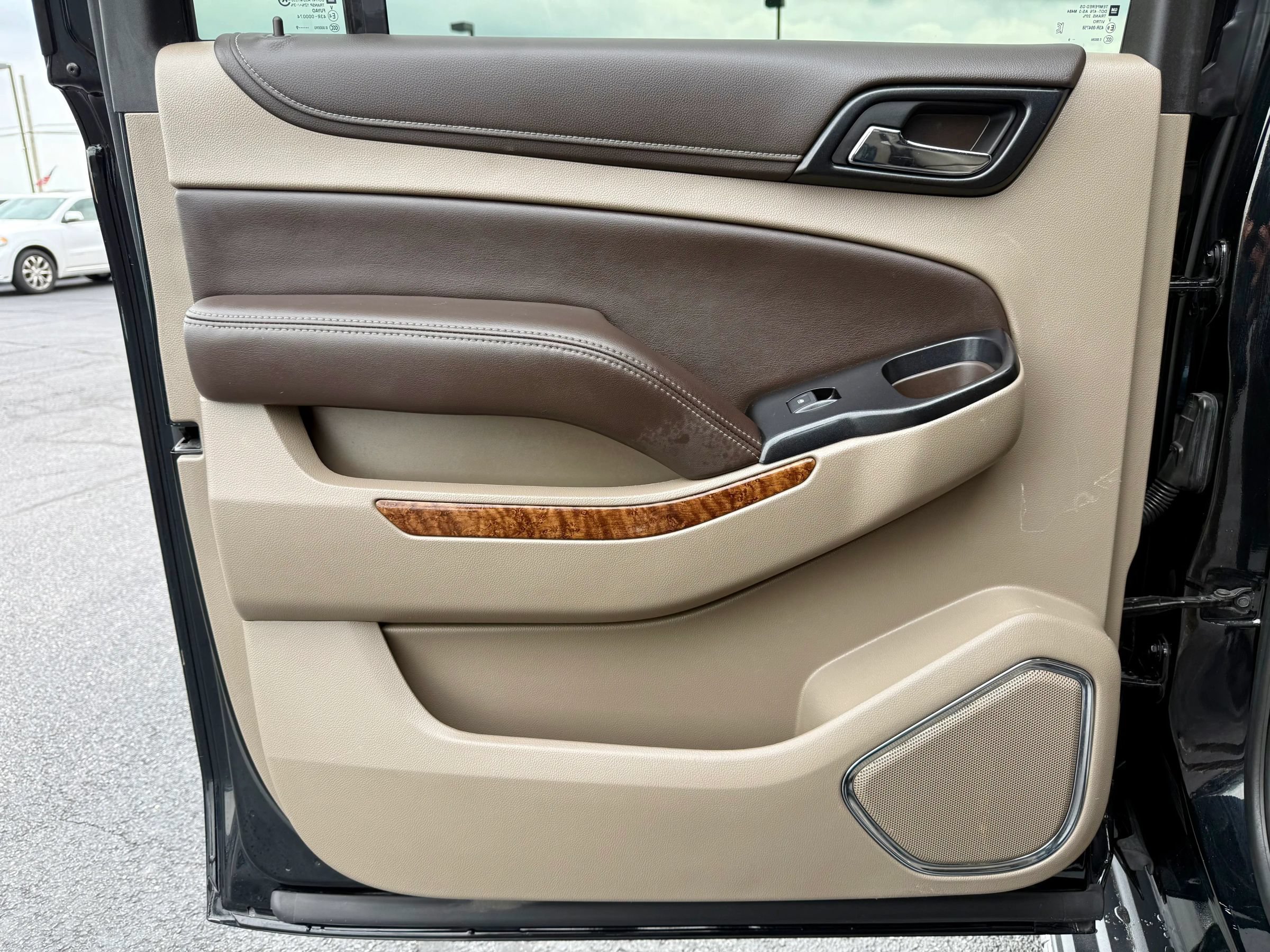 Used 2020 Chevrolet Suburban Premier AWD/4WD image 30
