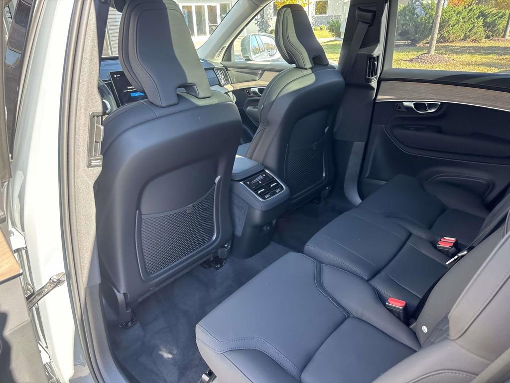 New 2026 Volvo XC90 B6 Plus w/ Protection Package Premier image 27