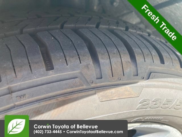 Used 2015 Toyota Sienna SE w/ SE Preferred Package FWD image 14