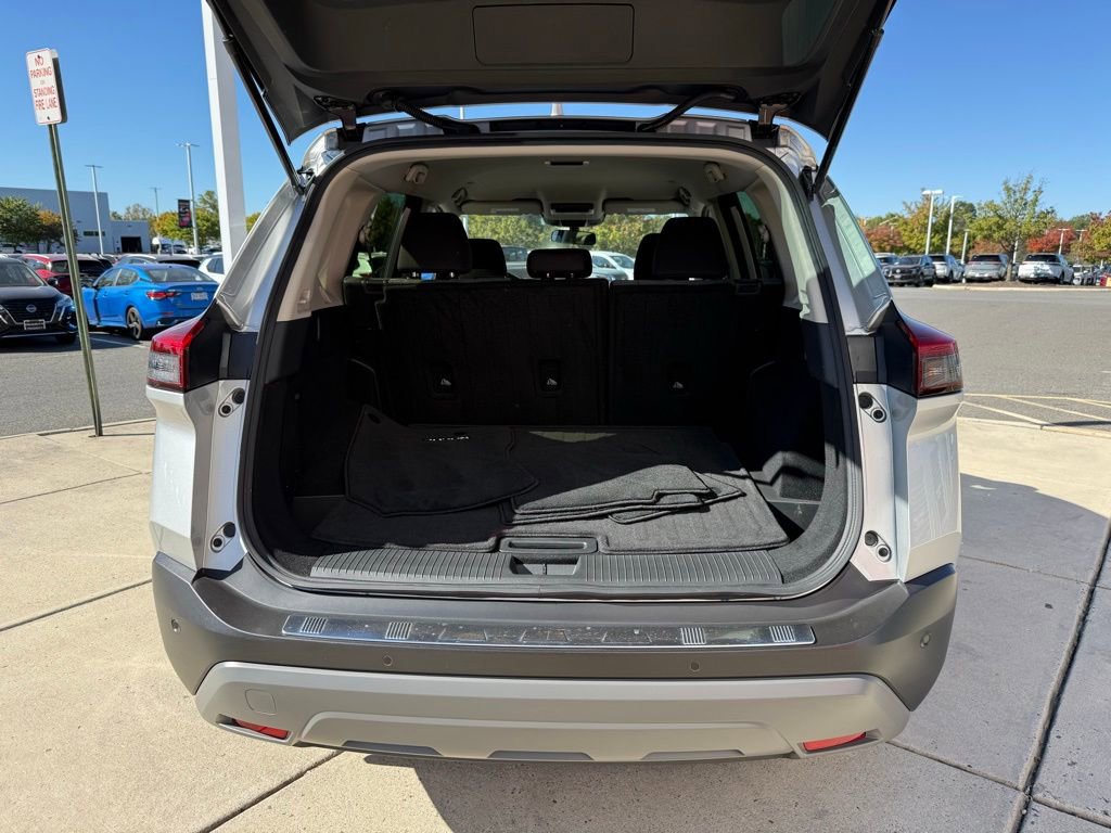 Certified 2023 Nissan Rogue SV image 28