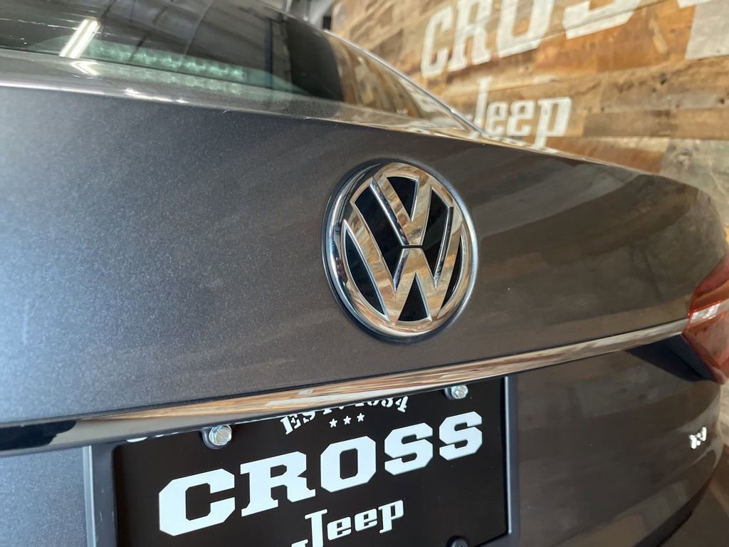 Used 2017 Volkswagen Passat 1.8T R-Line image 20
