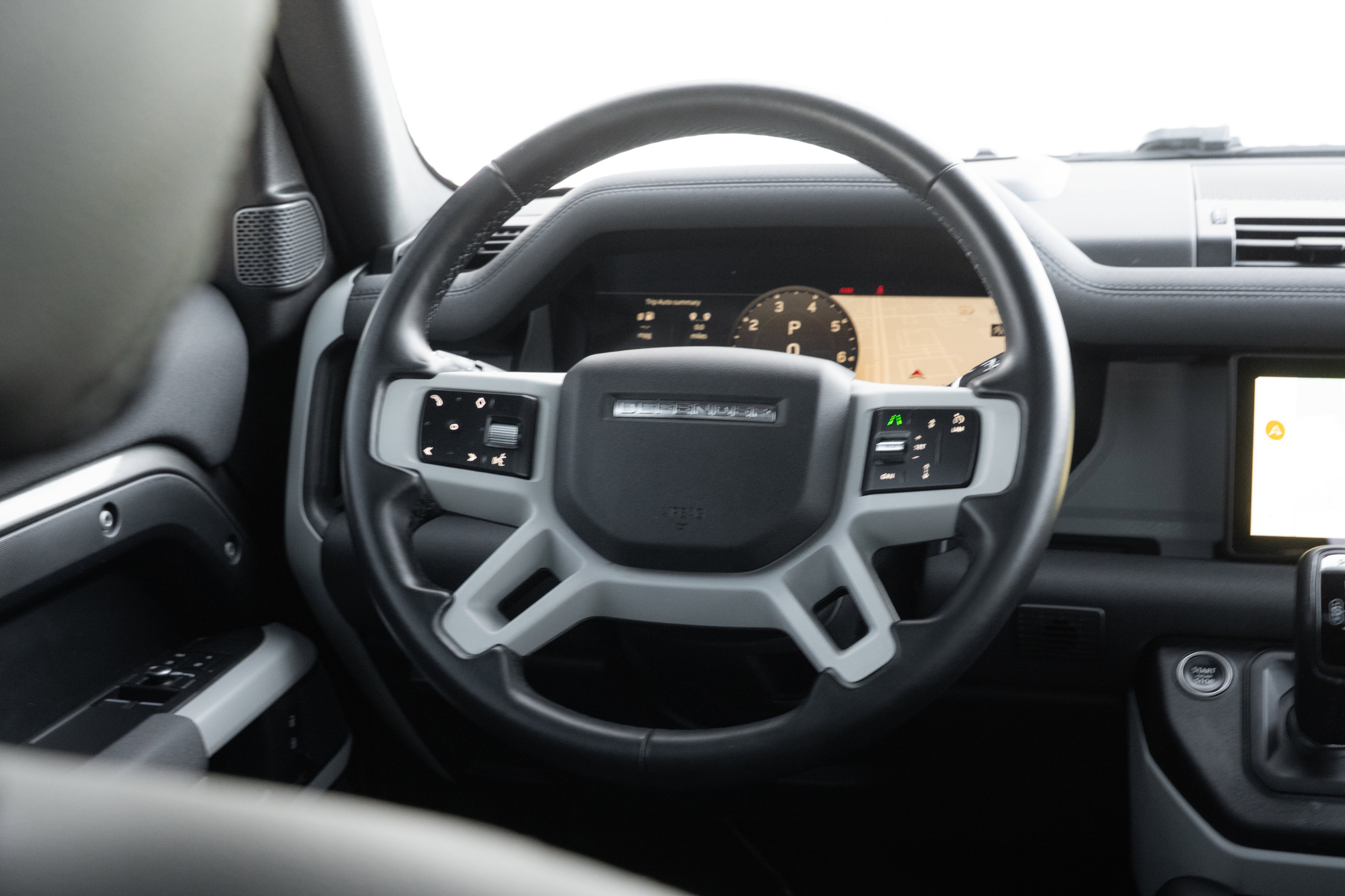 Used 2023 Land Rover Defender 90 X-Dynamic SE image 9