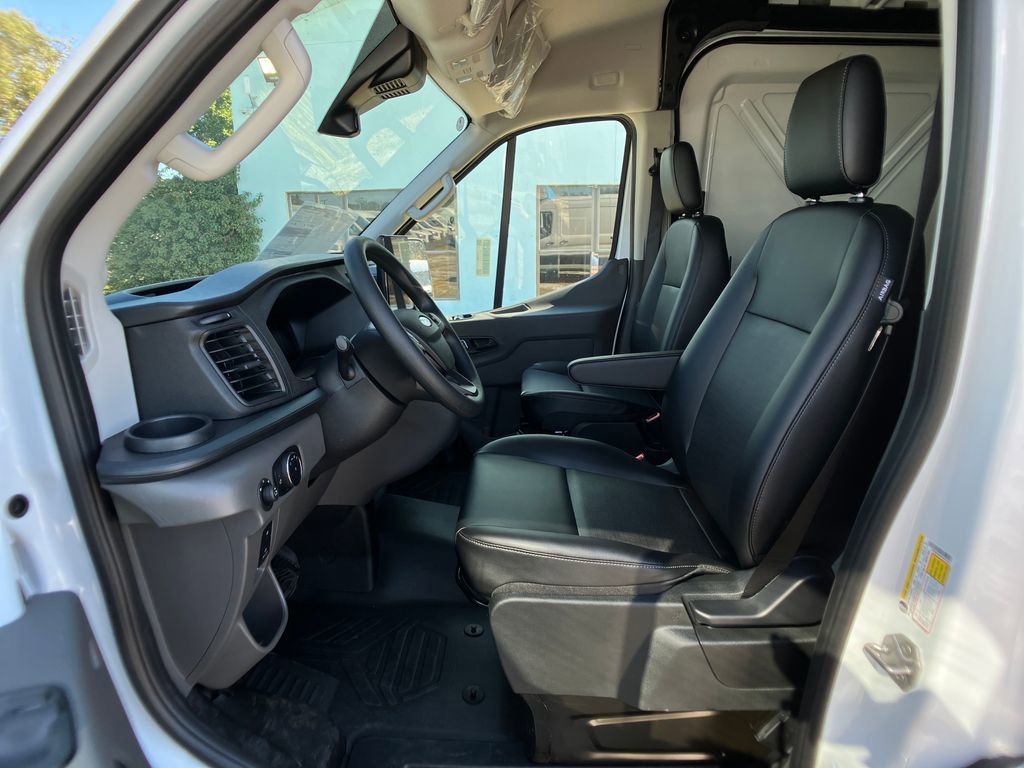 New 2026 Ford Transit 250 148 Medium Roof image 28