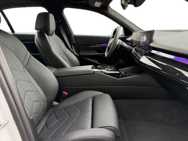 Used 2024 BMW 540i xDrive w/ Premium Package AWD/4WD image 23