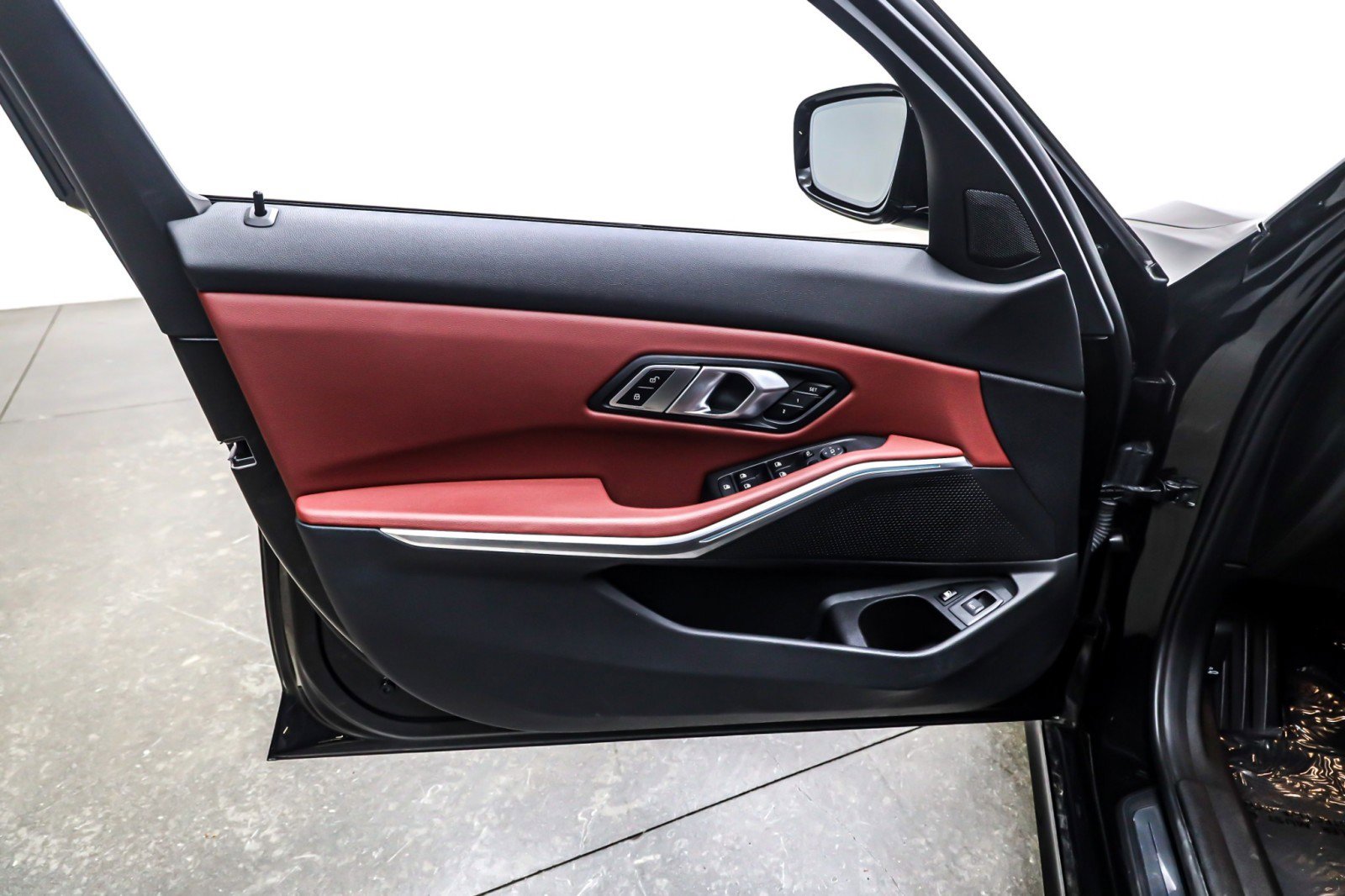 Used 2023 BMW 330e w/ Convenience Package image 22