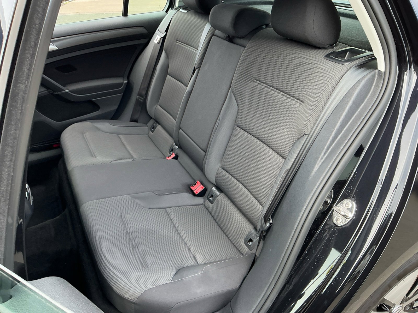 Used 2019 Volkswagen e-Golf SE w/ Driver Assistance Package image 19