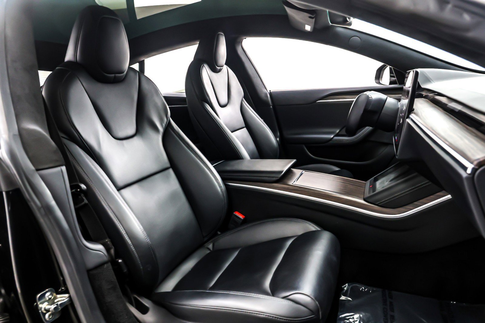 Used 2022 Tesla Model S AWD image 7