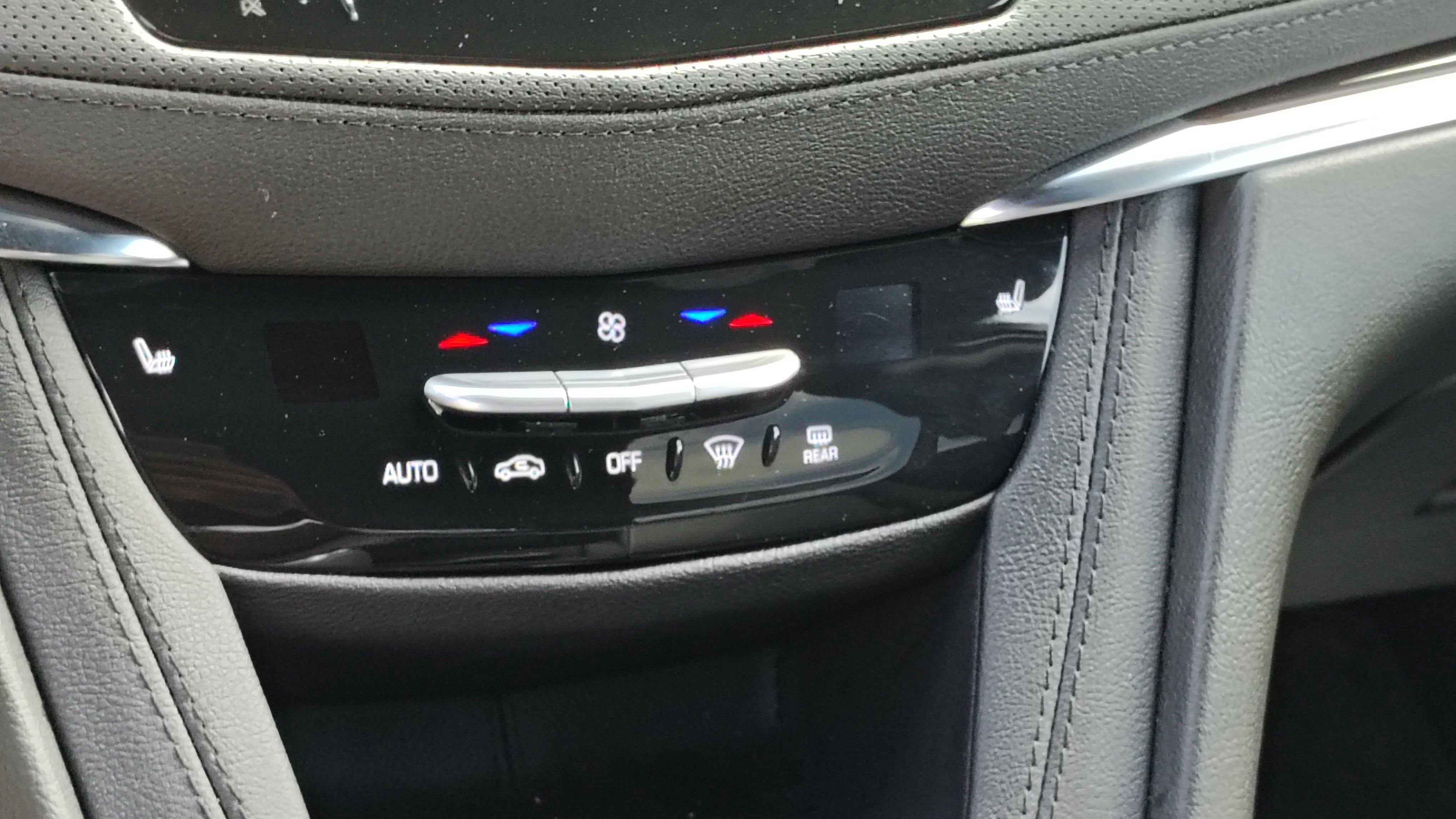 New 2025 Cadillac XT6 Luxury w/ LPO, Premium Carpet Package image 20