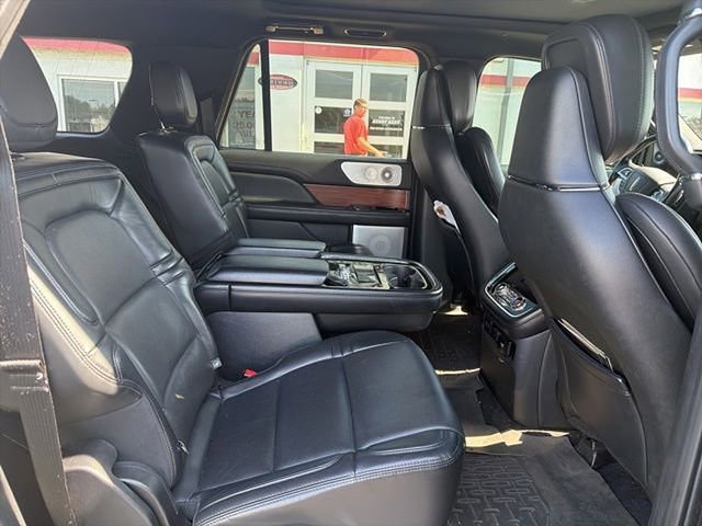 Used 2020 Lincoln Navigator L Reserve w/ Luxury Package AWD/4WD image 12