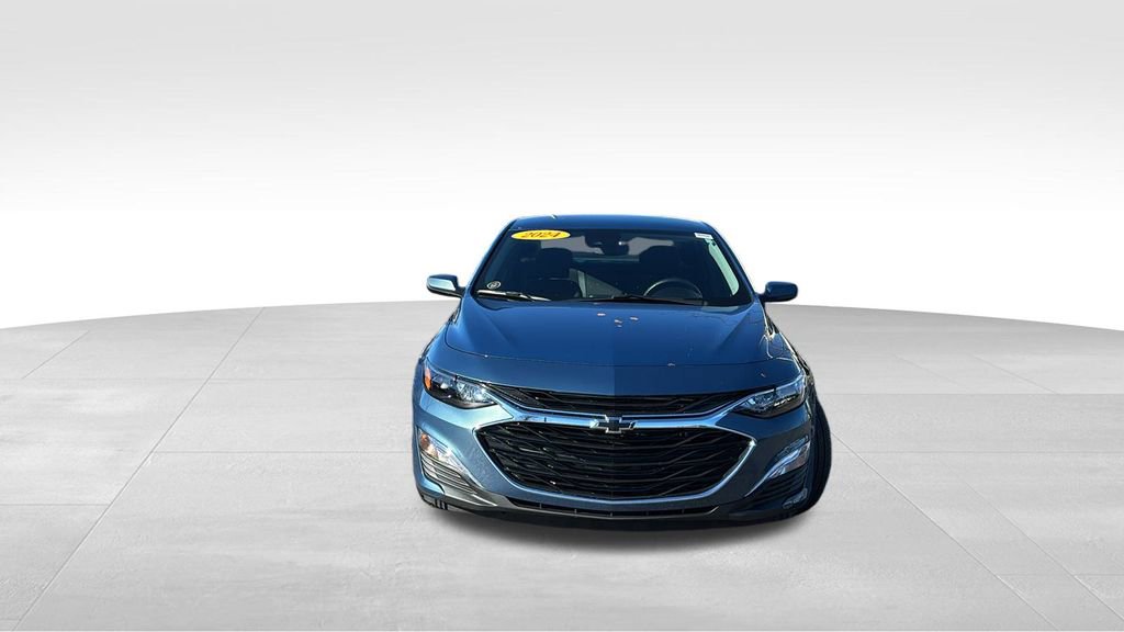 Used 2024 Chevrolet Malibu RS image 2