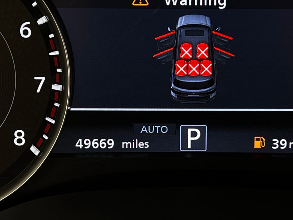 Used 2022 Nissan Armada SL w/ Captain's Chairs Package image 18