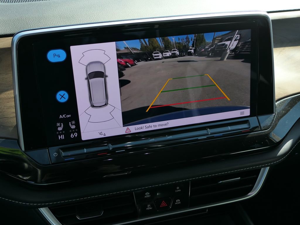 Used 2025 Volkswagen Atlas SE image 18