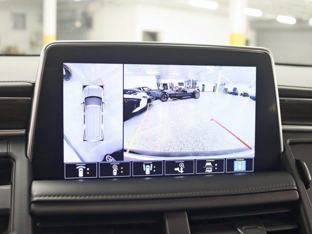 Used 2021 Chevrolet Suburban High Country w/ Premium Package image 23