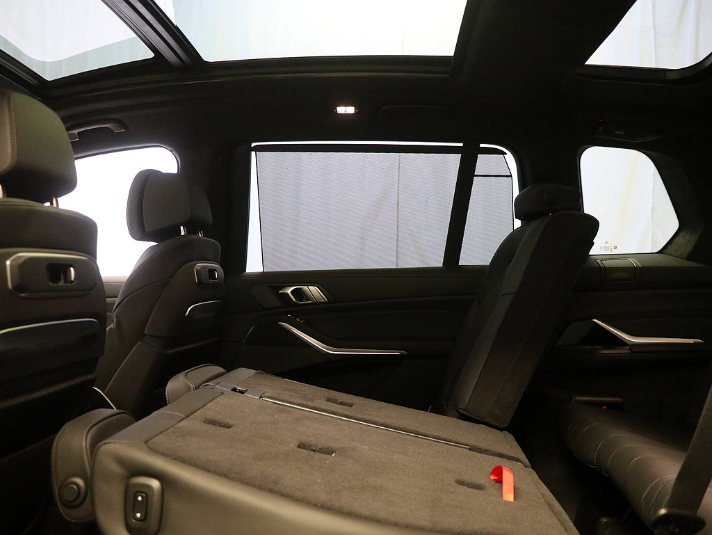 New 2025 BMW X7 M60i w/ Executive Package image 14