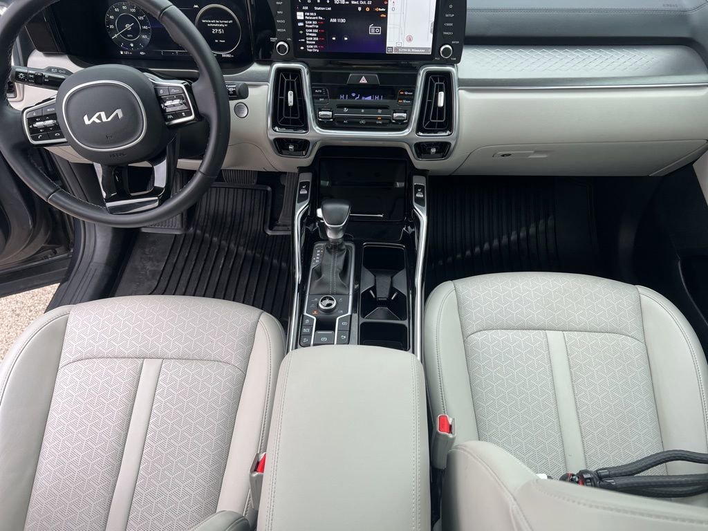 Used 2023 Kia Sorento SX image 19