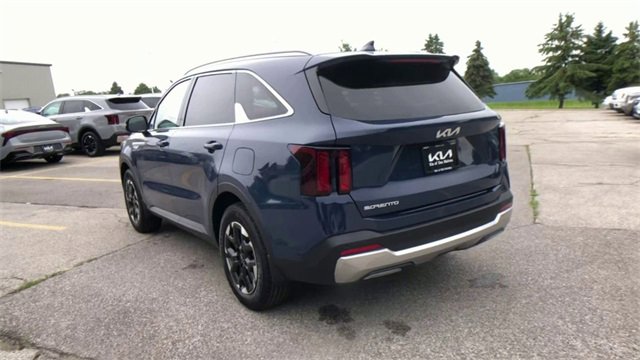New 2025 Kia Sorento S w/ Panoramic Sunroof Package image 9