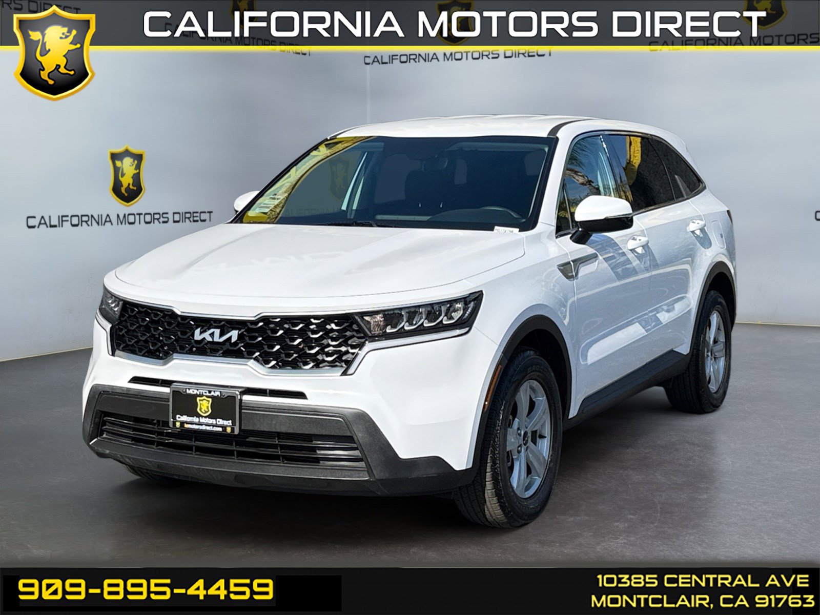 Used 2023 Kia Sorento LX image 1