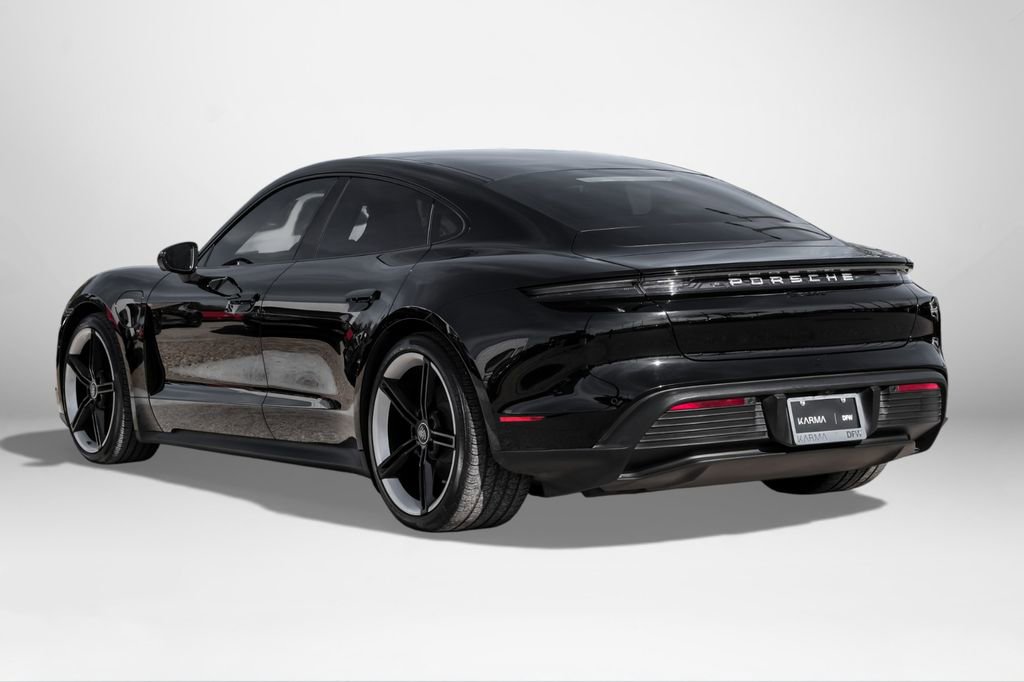Used 2022 Porsche Taycan image 8