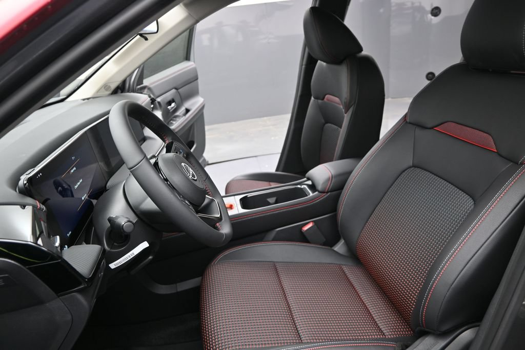 New 2026 Nissan Kicks SR w/ Cold Weather Package FWD image 20